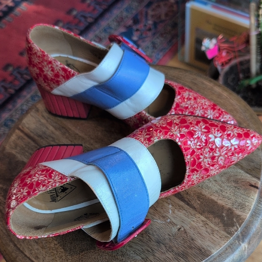 John Fluevog "Effortless Felicity" vintage inspired Mary Jane heels in FloralRed - Picture 9 of 9